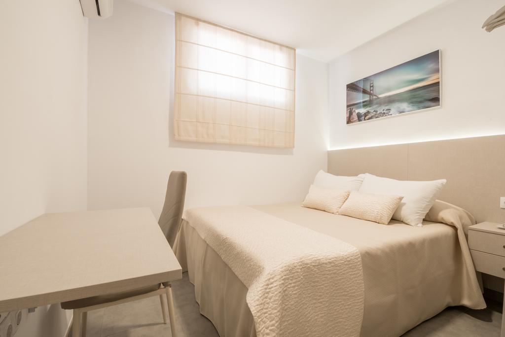 Hostal Romerito Malaga Luaran gambar